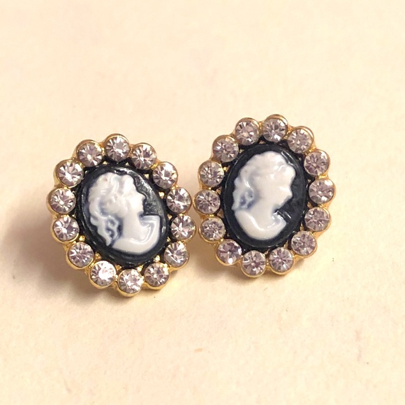 Victorian earrings - Picture 1 of 3